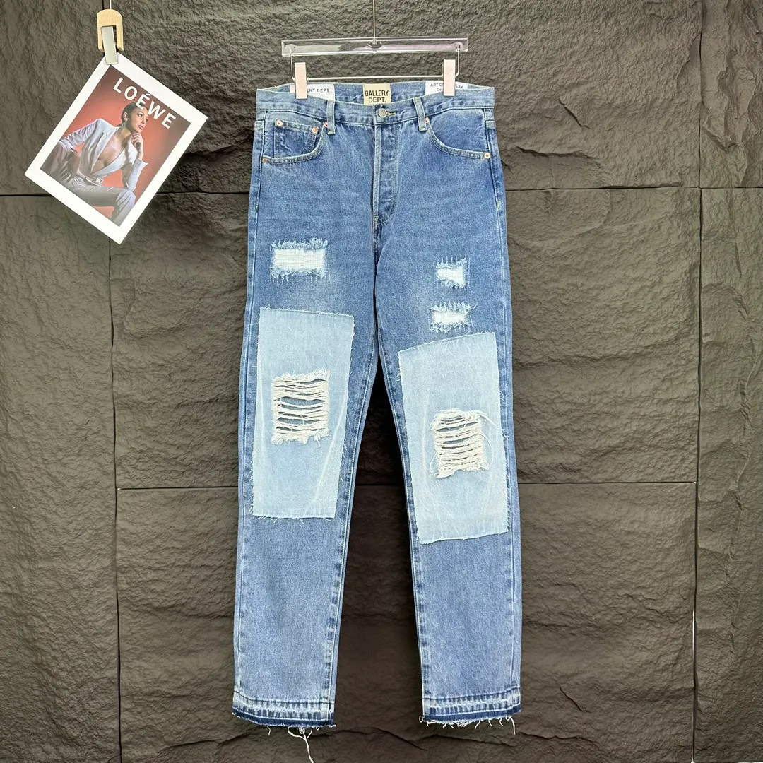 P310 GALLERY DEPT. 2025 new heavy-duty ripped patch washed jeans 🔥High version🔥High version🔥Top ceiling quality Styles with different washed textures are very friendly to people with thin legs and thick legs. The straight version is very flattering to the leg shape. Moderate length that never goes out of style, easy to match with casually, basic styling for various styles, a must-have in the wardrobe! The fabric is stiff but also makes the upper body soft without losing texture. The washing process is even more perfect. It is a must-have item for everyone! ! ! Washed wheat, tag, pants label, three labels complete Color: washed blue Size: 30, 31, 32, 33